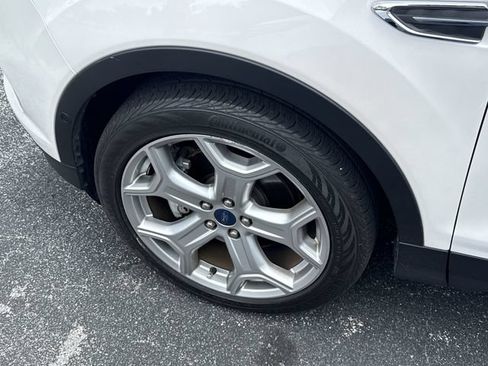 Used 2019 Ford Escape Titanium w/ U0J03 - Titanium Tow Package FWD image 5