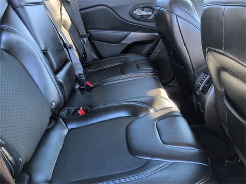 Used 2019 Jeep Cherokee Latitude Plus image 21