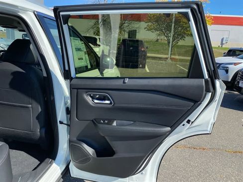 New 2026 Nissan Rogue Platinum w/ Platinum Premium Package image 23