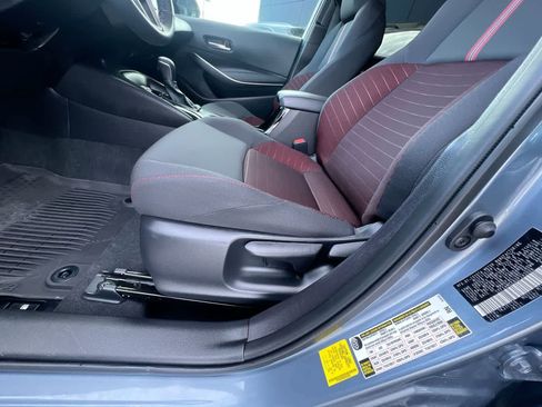 Used 2025 Toyota Corolla SE image 12