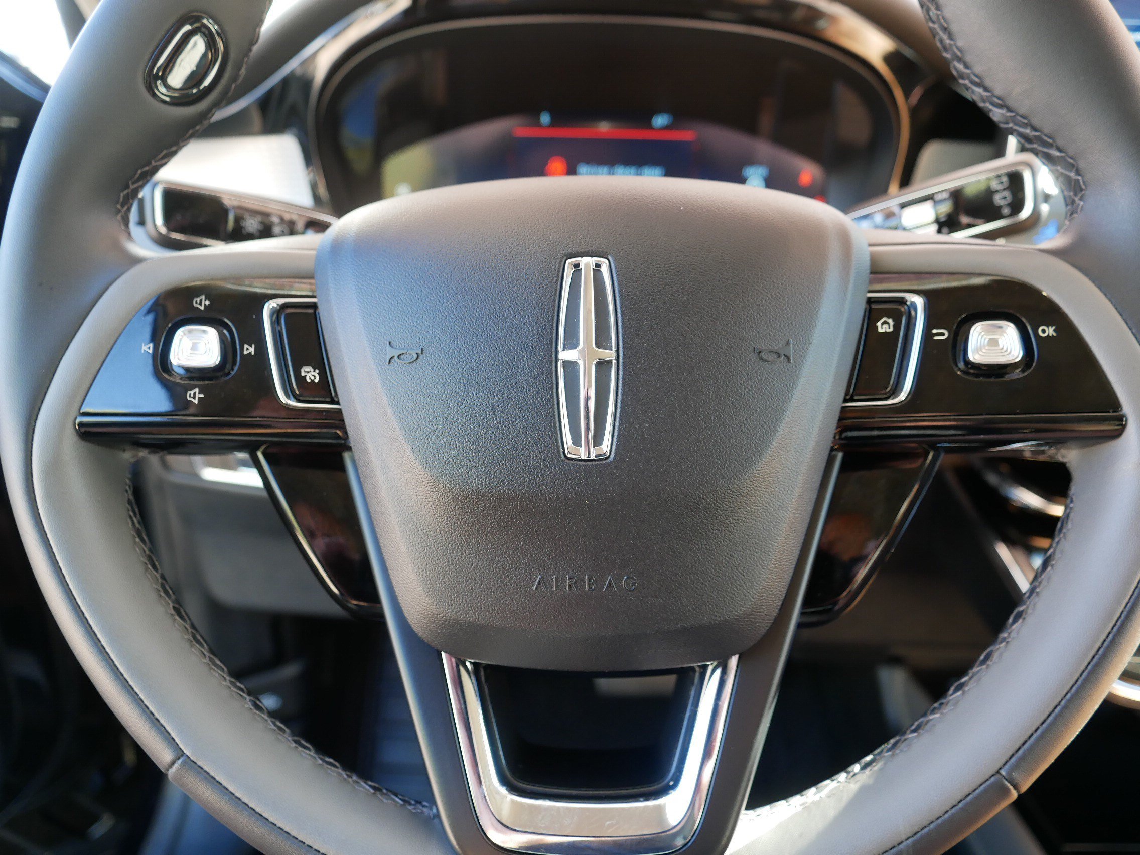 Used 2024 Lincoln Corsair AWD w/ Equipment Group 102A image 25