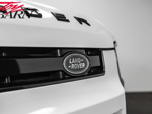 Used 2024 Land Rover Defender 110 S image 10