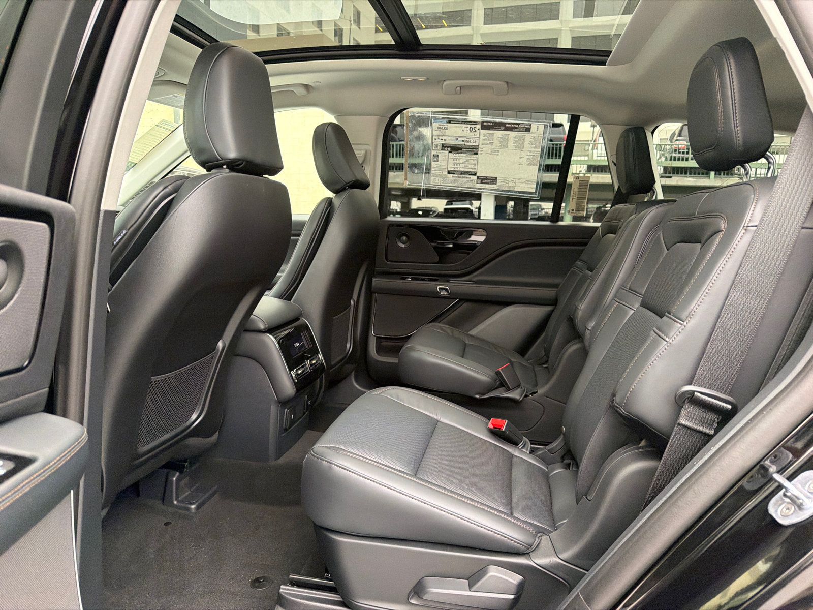 New 2027 Lincoln Aviator Reserve w/ Jet Appearance Package AWD/4WD image 22