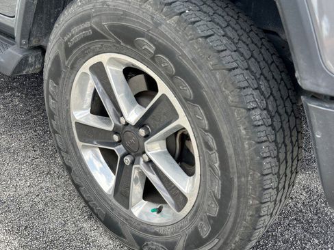 Certified 2020 Jeep Wrangler Unlimited Sahara AWD/4WD image 11