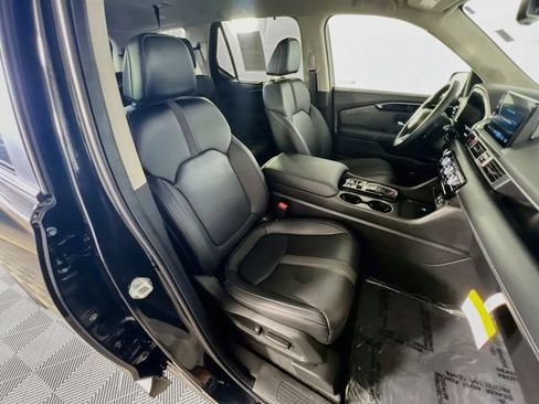 Used 2025 Honda Pilot EX-L image 30