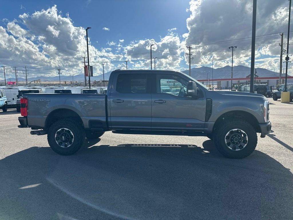 Used 2024 Ford F250 Lariat w/ Lariat Ultimate Package AWD/4WD image 3