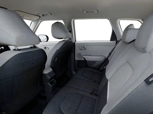 New 2027 Kia Seltos LX FWD image 18