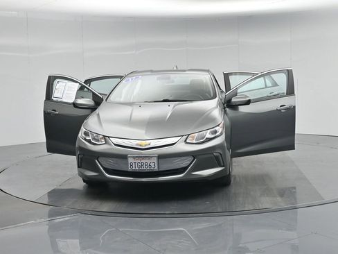 Used 2017 Chevrolet Volt LT w/ Comfort Package image 31