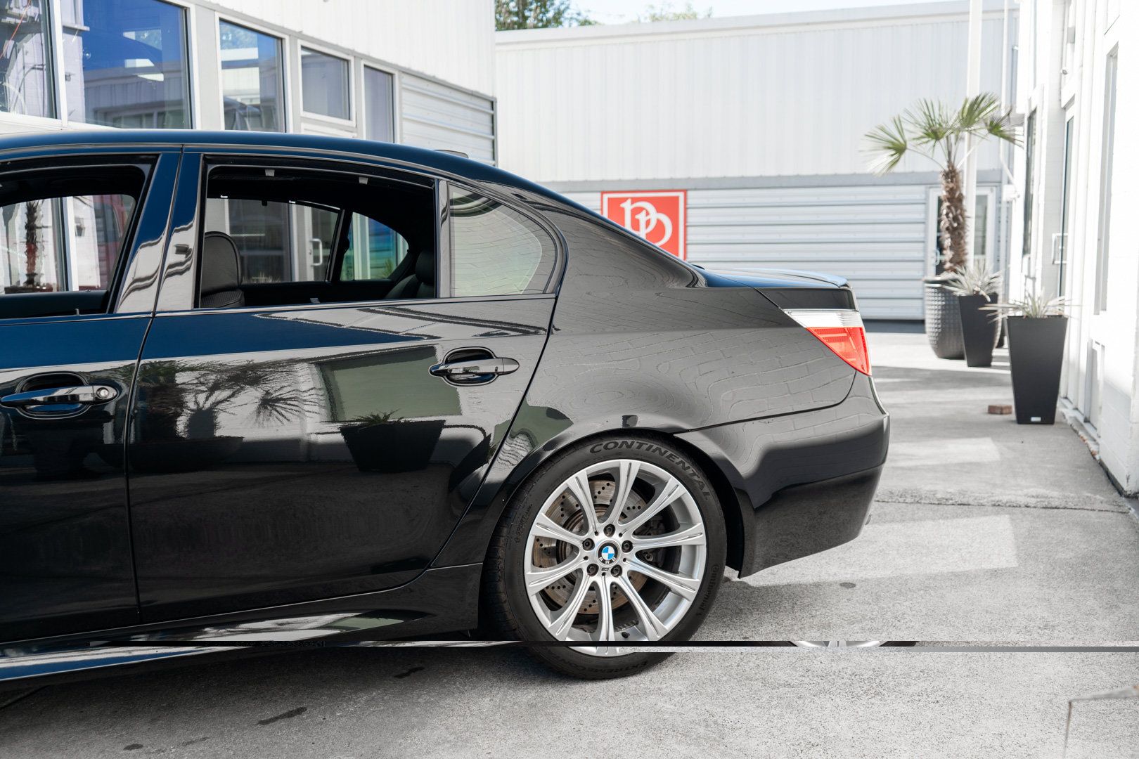 Used 2006 BMW M5 RWD image 4