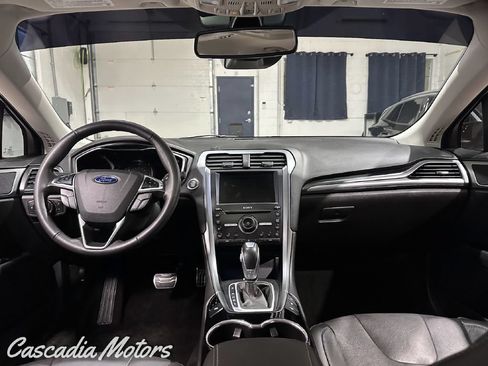 Used 2016 Ford Fusion Energi Titanium w/ Driver Assist Package FWD image 17