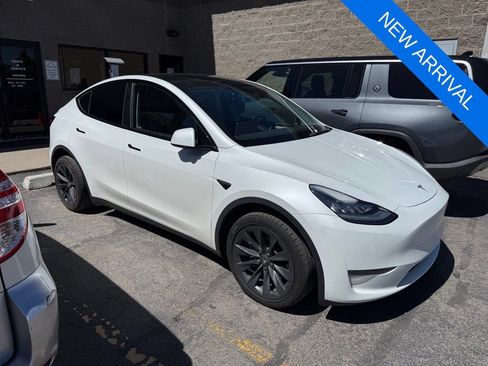 Used 2023 Tesla Model Y Long Range AWD/4WD image 4