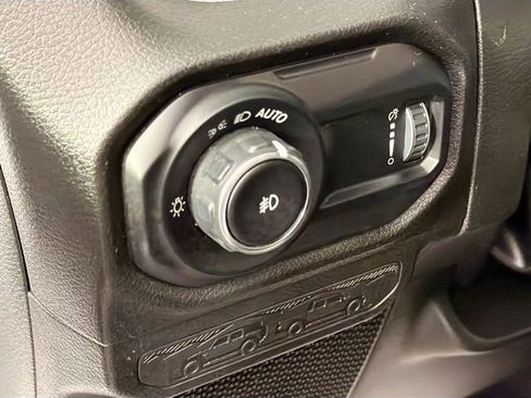 Used 2024 Jeep Wrangler Willys image 10