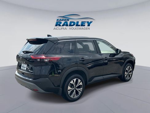 Used 2023 Nissan Rogue SV image 6