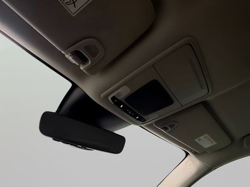 Used 2025 Honda Pilot EX-L image 28