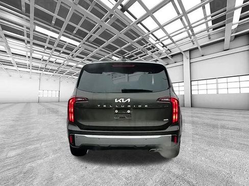 Used 2023 Kia Telluride S w/ S Sunroof Package image 4