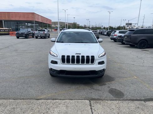 Used 2016 Jeep Cherokee Latitude w/ Comfort/Convenience Group AWD/4WD image 5