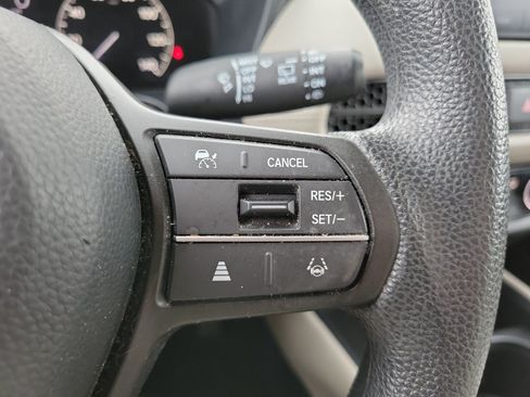 Used 2025 Honda HR-V LX image 19