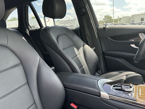 Used 2018 Mercedes-Benz GLC 300 4MATIC image 33