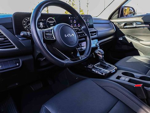 Certified 2024 Kia Seltos SX image 7