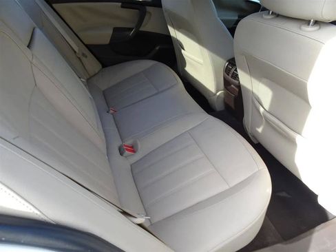 Used 2011 Buick Regal CXL w/ RL2 Preferred Equipment Group FWD image 19