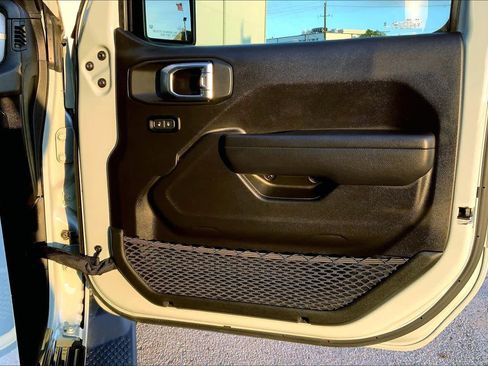 Used 2024 Jeep Wrangler Sport S image 23