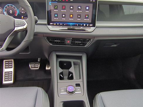 New 2026 Volkswagen Tiguan SE R-Line AWD/4WD image 14