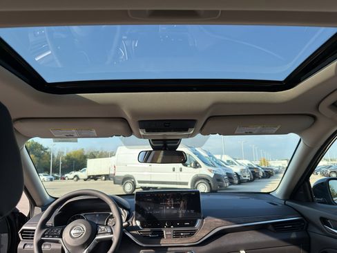 New 2025 Nissan Altima 2.5 SL image 28