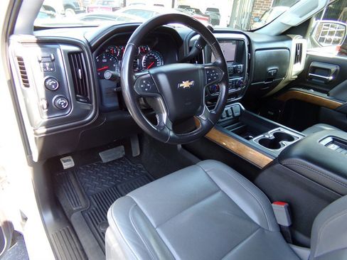 Used 2018 Chevrolet Silverado 1500 LTZ w/ Sport Package AWD/4WD image 21