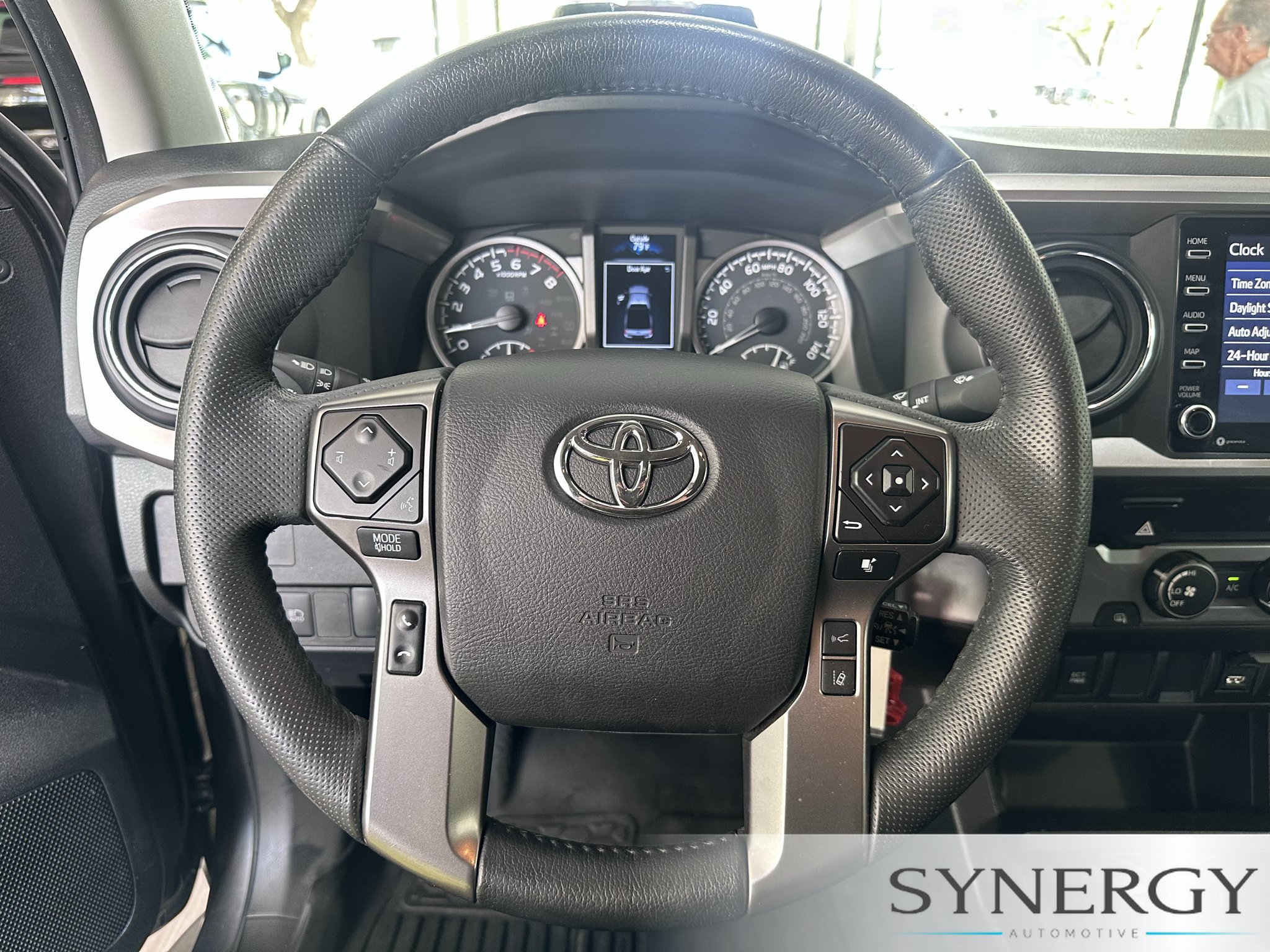 Used 2022 Toyota Tacoma SR5 w/ SR5 Appearance Package (SM) RWD image 9