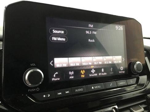 Used 2022 Nissan Pathfinder SV AWD/4WD image 16