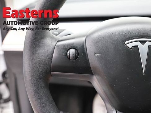 Used 2023 Tesla Model 3 Standard Range RWD image 15