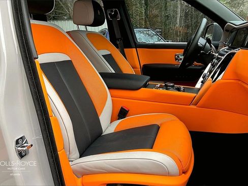 Used 2026 Rolls-Royce Cullinan image 9