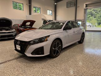 Used 2025 Nissan Altima 2.5 SR w/ SR Premium Package AWD/4WD video 1