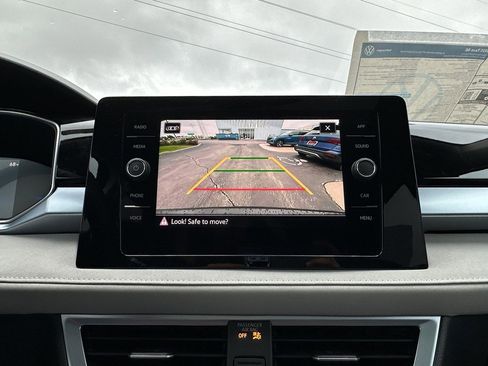 New 2025 Volkswagen Taos SE image 24