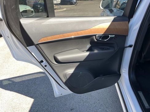 Used 2025 Volvo XC90 B5 Plus image 18