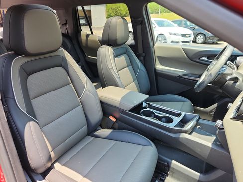 Used 2025 Chevrolet Equinox LT w/ Convenience Package II FWD image 38