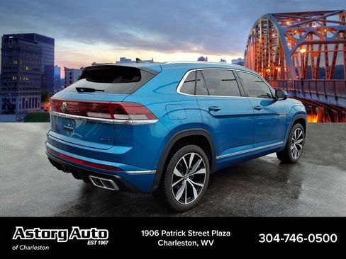 Used 2024 Volkswagen Atlas Cross Sport SEL Premium R-Line image 3