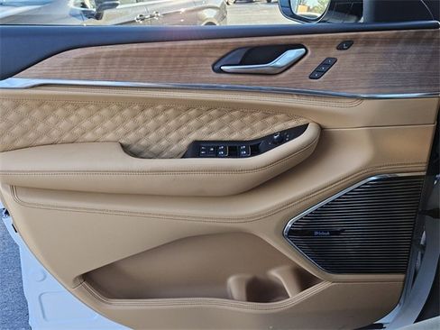 New 2025 Jeep Grand Cherokee Summit image 15