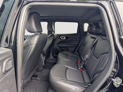 New 2025 Jeep Compass Latitude w/ Sun & Sound Group AWD/4WD image 9