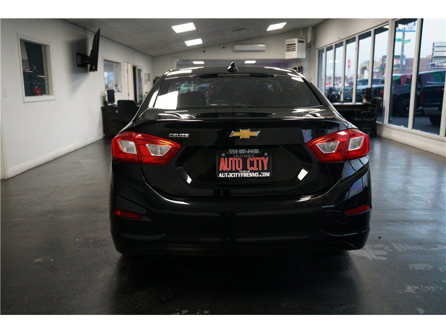 Used 2017 Chevrolet Cruze LS FWD image 6