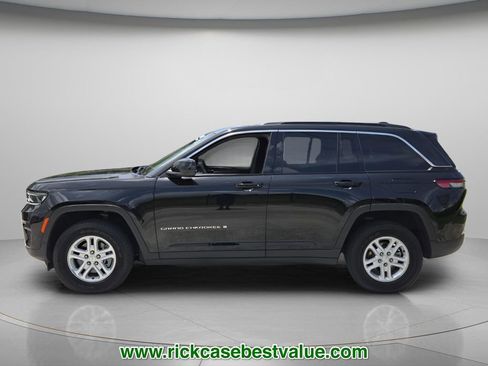 Used 2024 Jeep Grand Cherokee Laredo AWD/4WD image 3