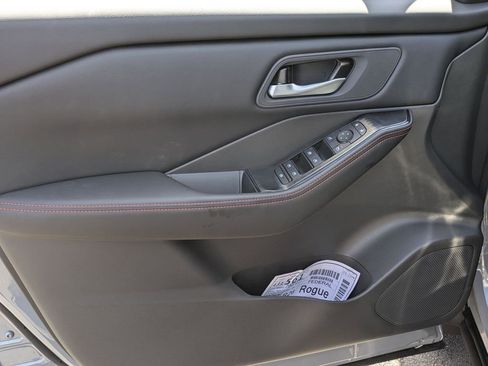 New 2026 Nissan Rogue SV image 7