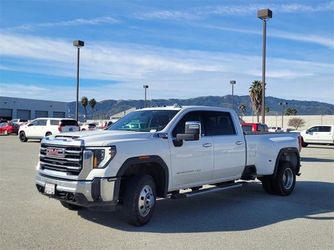 Used 2024 GMC Sierra 3500 SLT w/ SLT Premium Package image 9