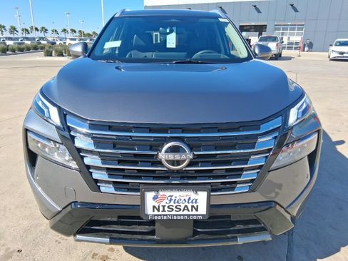 New 2026 Nissan Rogue Platinum w/ Tech Package AWD/4WD image 2
