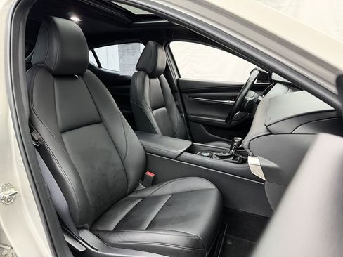 Used 2022 MAZDA MAZDA3 s image 24