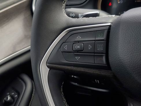 New 2026 Jeep Grand Cherokee Altitude AWD/4WD image 17