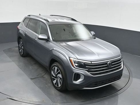 Used 2024 Volkswagen Atlas SE AWD/4WD image 40