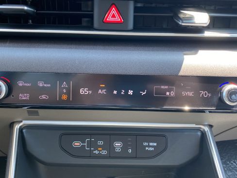 New 2026 Kia Carnival EX FWD image 18