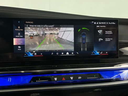 Used 2025 BMW 740i RWD image 21