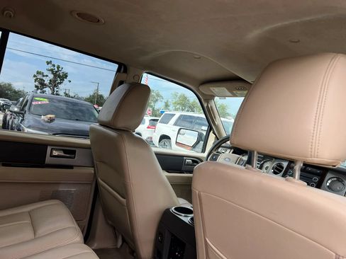 Used 2013 Ford Expedition XLT RWD image 18